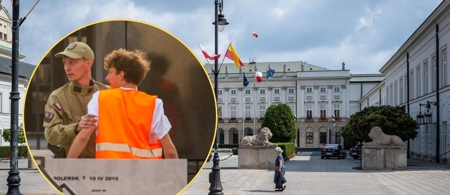 Około godziny 6 rano dwie osoby przekroczyły łańcuch oddzielający teren Pałacu Prezydenckiego. Ich celem było umieszczenie baneru z napisem "Lex Ostatnie Pokolenie" na pomniku marszałka Józefa Poniatowskiego. Aktywiści zostali natychmiast zatrzymani przez funkcjonariuszy Służby Ochrony Państwa, którzy przekazali ich policji.