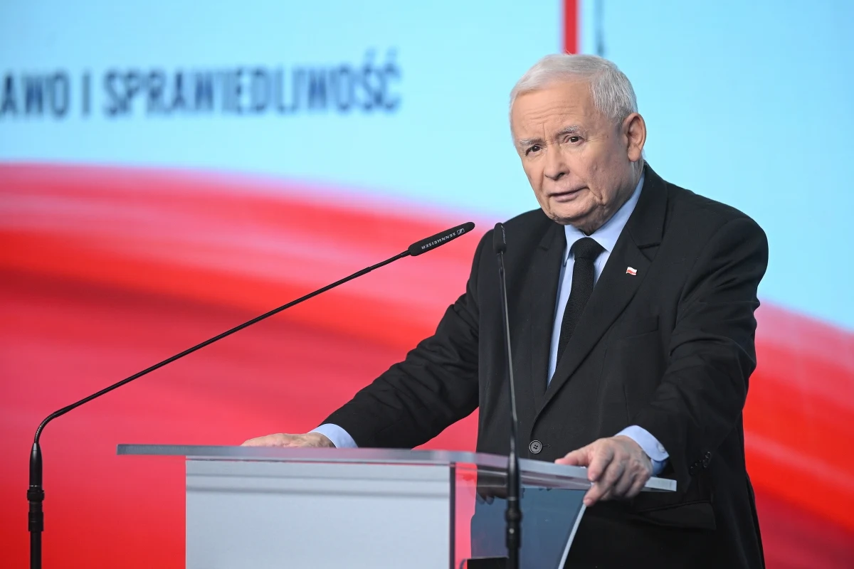 Jarosław Kaczyński ogłosił deklarację 10 postulatów PiS dotyczących m.in. polityki gospodarczej, zagranicznej czy społecznej. Prawo i Sprawiedliwość liczy, że deklarację podpisze Konfederacja. Są już pierwsze reakcje polityków tego ugrupowania.
