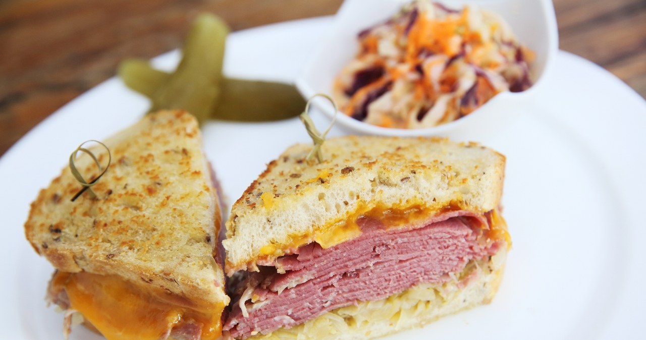 Ma swoje zalety, ale nadmiar grozi chorobami. Ile można jeść czerwonego mięsa?