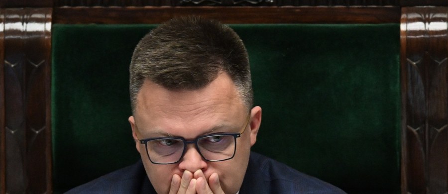 "Uniknęliśmy rozpadu państwa" – stwierdził w rozmowie z Polsat News Szymon Hołownia. Marszałek odniósł się do nacisków ze strony innych polityków ws. niedopuszczenia do zaprzysiężenia Karola Nawrockiego. "Wielokrotnie proponowano, sugerowano mi przeprowadzenie zamachu stanu" – stwierdził. Po wywiadzie do prokuratury trafił wniosek dowodowy o przesłuchanie Szymona Hołowni w charakterze świadka - poinformował mecenas Bartosz Lewandowski na platformie X.
