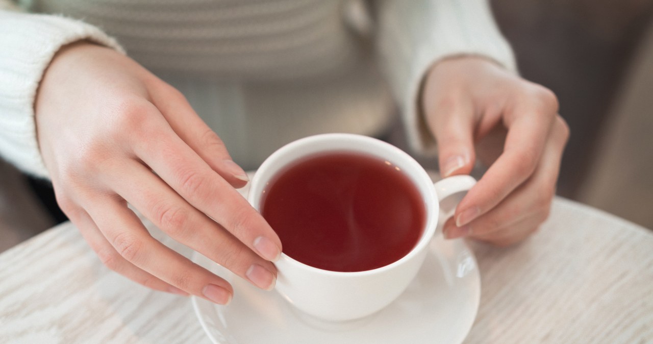 Pij po posiłku i na diecie. Przyspieszy trawienie, spali tłuszcz, podziała antynowotworowo