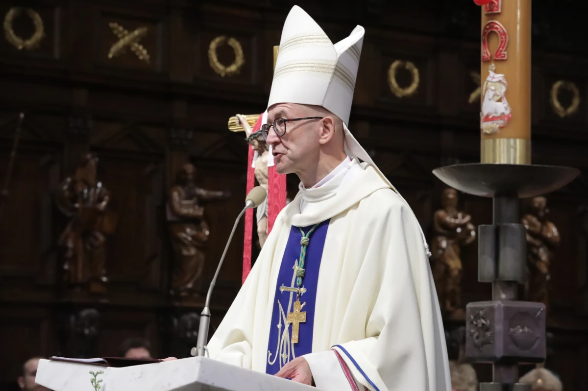 Metropolita warszawski abp Adrian Galbas niezwłocznie zwraca się do Stolicy Apostolskiej z wnioskiem o wymierzenie najwyższej kary przewidzianej w prawie kanonicznym dla duchownego - wydalenia ze stanu kapłańskiego. Chodzi o proboszcza z miejscowości Przypki, który usłyszał zarzut zabójstwa ze szczególnym okrucieństwem 68-letniego mężczyzny.