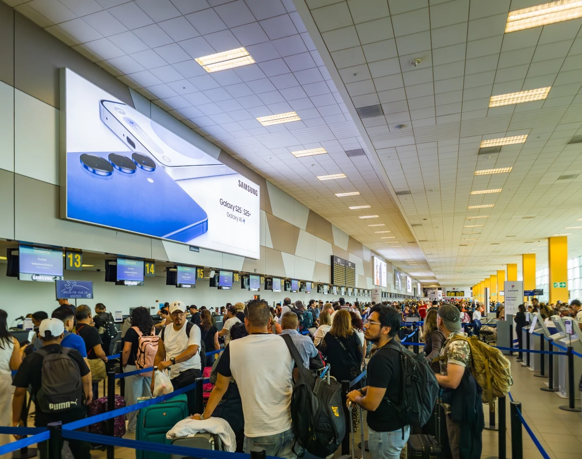 ​Silny wiatr uniemożliwił lądowanie oraz start samolotów na lotnisku Funchal na portugalskiej Maderze, z kolei w porcie lotniczym w Lizbonie odbył się zapowiadany na sobotę strajk pracowników linii lotniczych. W efekcie tysiące turystów wracających z urlopu w Portugalii musiało się mierzyć z utrudnieniami. Z problemami do kraju wracali też polscy turyści.