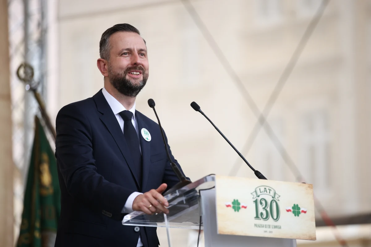 "Koalicja, rząd to jedna drużyna i każdy może się w niej odnaleźć" – mówił w niedzielę w Rzeszowie wicepremier Władysław Kosiniak-Kamysz podczas obchodów 130-lecia ruchu ludowego. Lider PSL-u dodał, że "trzeba tylko rozumieć, że gramy do jednej bramki". W czasie uroczystości ogłoszona została również strategia "wielkich inwestycji narodowych".