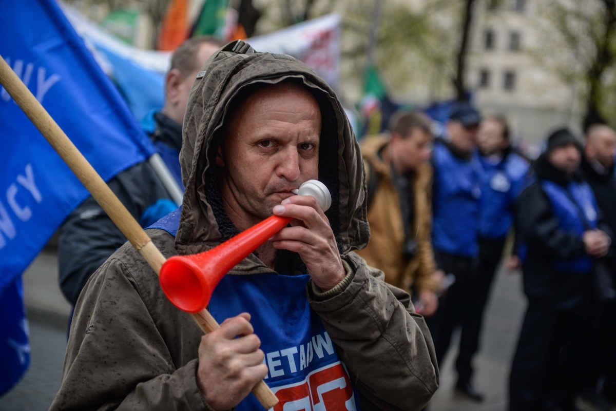 Kolejarze wyjdą dziś na ulice. Protesty w wielu miejscach Polski