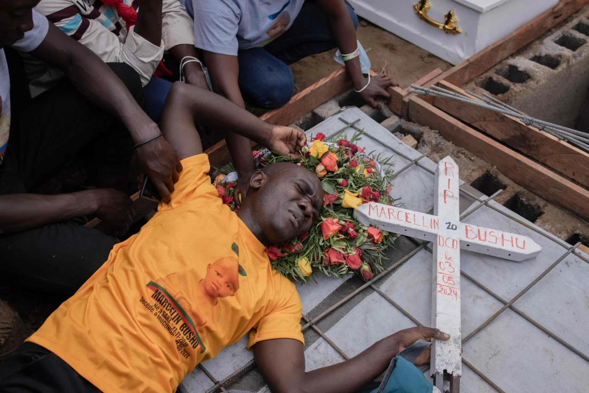 Krwawy atak na kościół katolicki w Demokratycznej Republice Konga. Według informacji AFP dżihadyści napadli na świątynię, mordując ponad 30 osób.