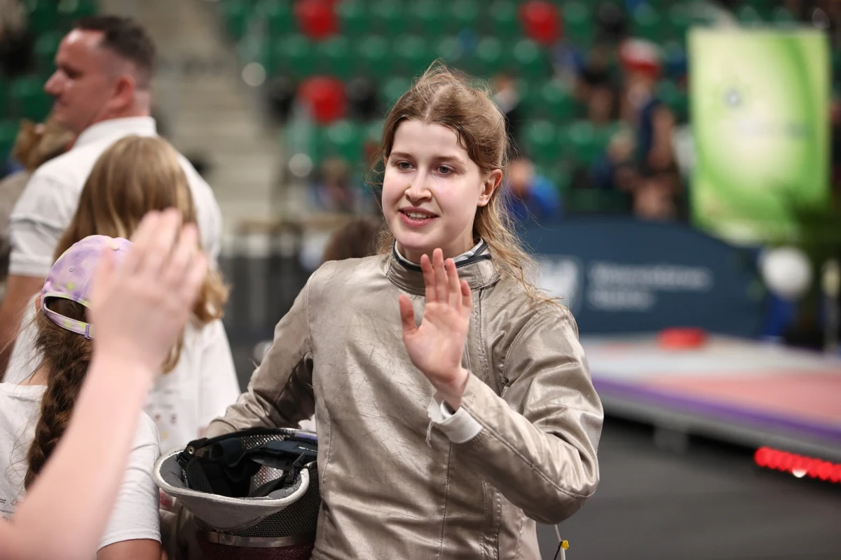 Zuzanna Cieślar z życiowym sukcesem. Polska szablistka została w Tbilisi wicemistrzynią świata. W finale przegrała ze startującą pod flagą neutralną Rosjanką Janą Jegorian 11:15.