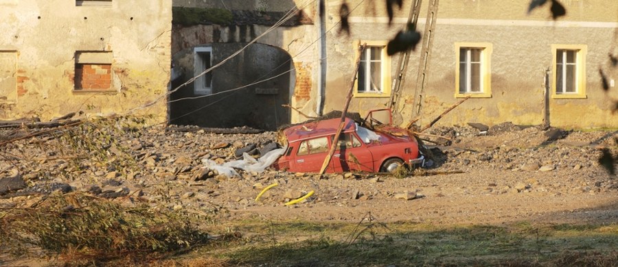 Chociaż Dolny Śląsk i Opolszczyzna nie wróciły jeszcze do normalności po ubiegłorocznym kataklizmie, premier zdecydował o odwołaniu Marcina Kierwińskiego ze stanowiska ministra - członka Rady Ministrów ds. odbudowy terenów dotkniętych powodzią w 2024 roku. Mieszkańcy mają obawy, że to może zwiastować spowolnienie prac i zmniejszenie strumienia pieniędzy. 