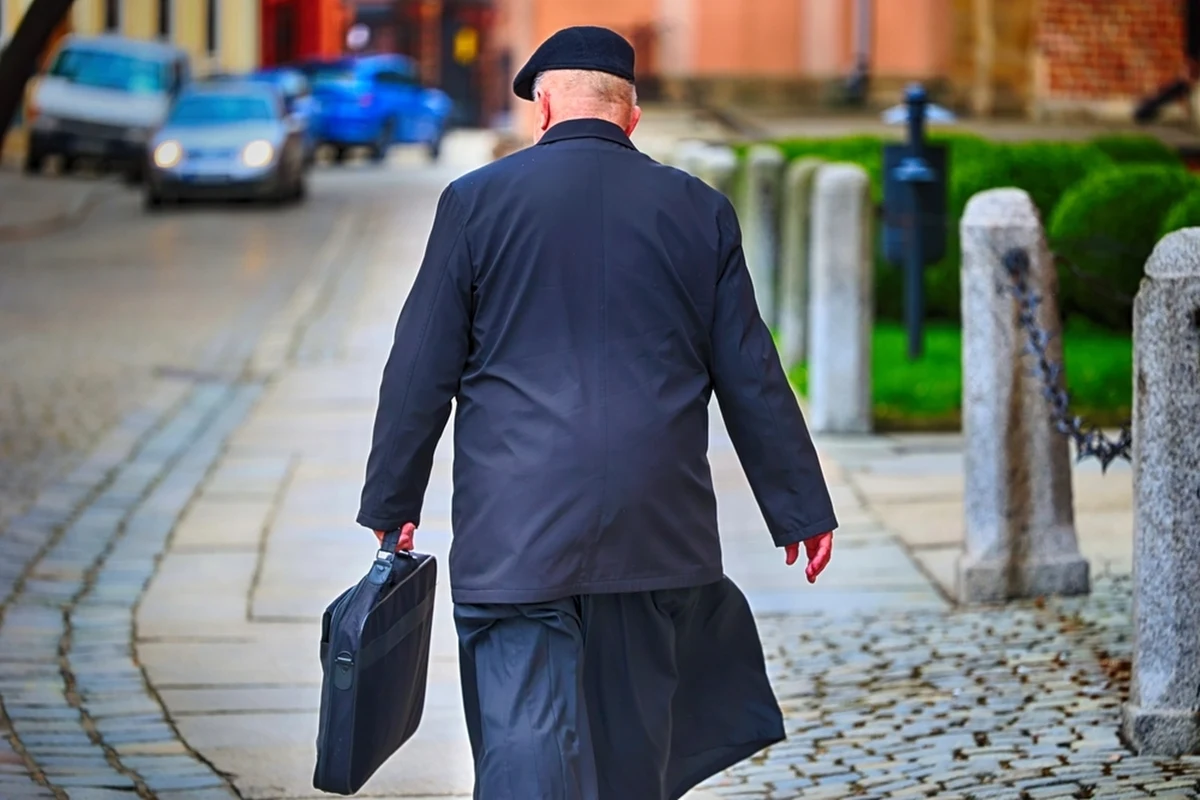 73-letni Krzysztof P., były proboszcz parafii w Jeżowem na Podkarpaciu, stanie przed sądem pod zarzutem przywłaszczenia ponad 600 tys. zł na szkodę parafii oraz usunięcia dokumentacji finansowej. Duchowny nie przyznał się do winy. Akt oskarżenia trafił do Sądu Okręgowego w Tarnobrzegu.