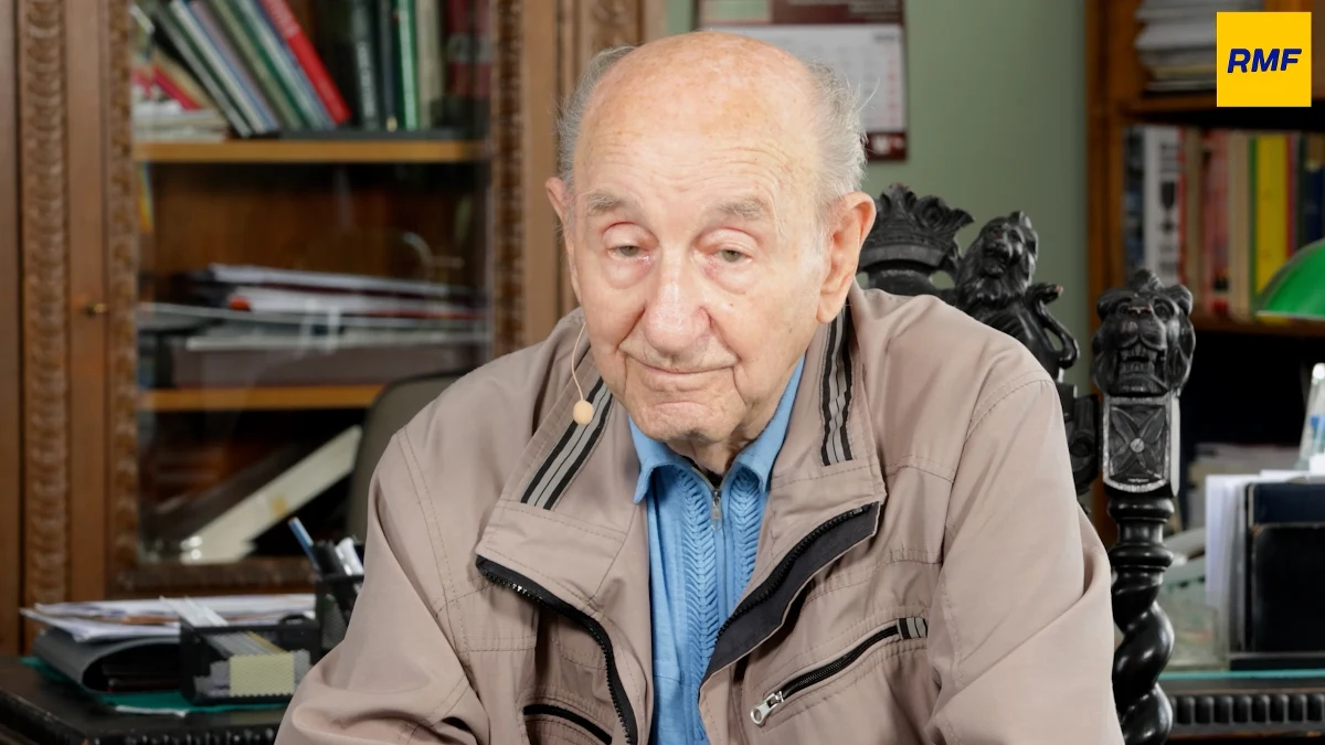 Spotkaliśmy się w siedzibie Związku Kombatantów RP i Byłych Więźniów Politycznych w Warszawie. 97-letni płk dr Czesław Lewandowski jest dziś prezesem zarządu głównego. Do Powstania Warszawskiego zgłosił się, gdy miał 16 lat, jako "Bystry". Skąd taki pseudonim? "Byłem marymonckim łobuziakiem. Szybkim, zdecydowanym chuliganem" - mówi w RMF FM Lewandowski. Rozmawialiśmy też o emocjach, które towarzyszyły mu latem 1944 roku, o nadziejach na zwycięstwo, o miłości do ojczyzny, o tym, kiedy najbardziej się bał i jakie ma dziś przesłanie dla młodych ludzi. 