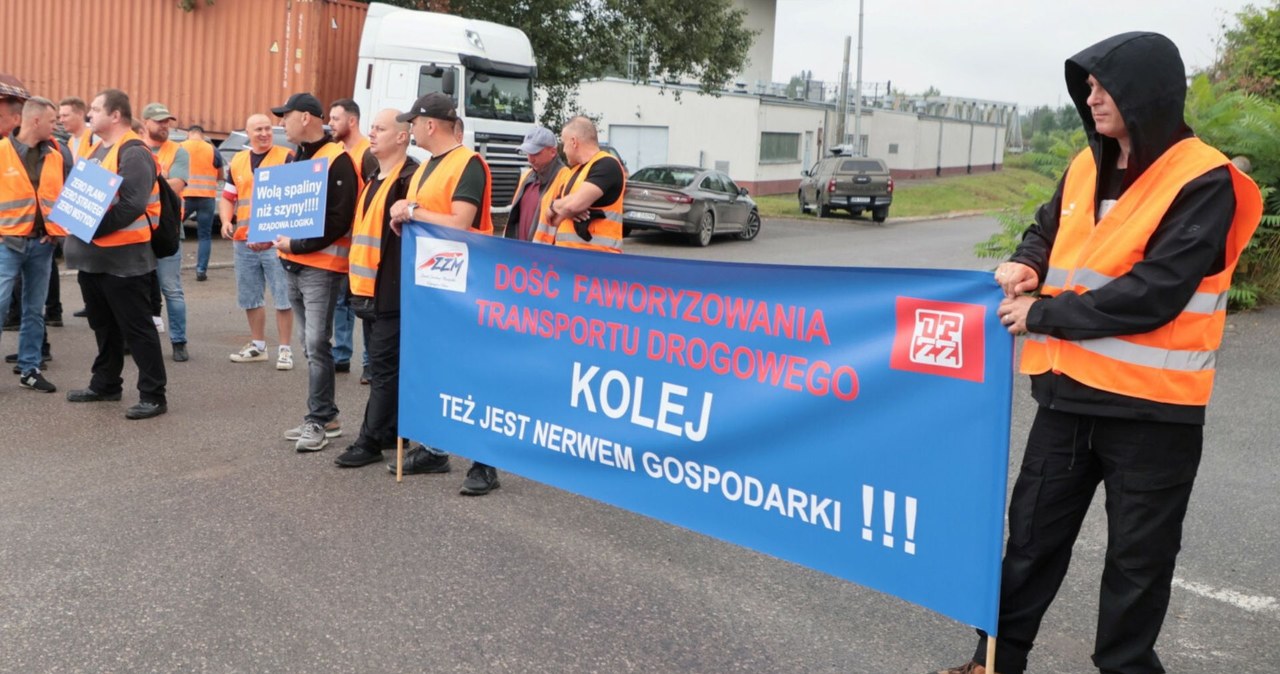 Kolejarze wyszli na drogi. Rozpoczął się protest wiadomości,aktualności,Interia Kolejarze wyszli na drogi. Rozpoczął się protest