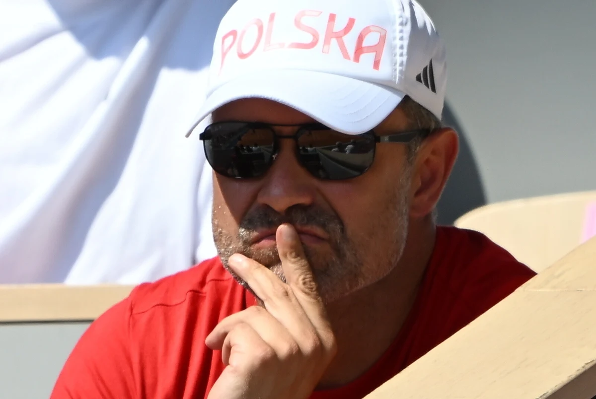 Tomasz Wiktorowski ma rozpocząć współpracę z japońską tenisistką Naomi Osaką. Takie informacje przekazał portal polski-tenis.pl. Były trener Igi Świątek ma poprowadzić nową podopieczną już podczas trwającego obecnie turnieju WTA 1000 na kortach twardych w Montrealu.