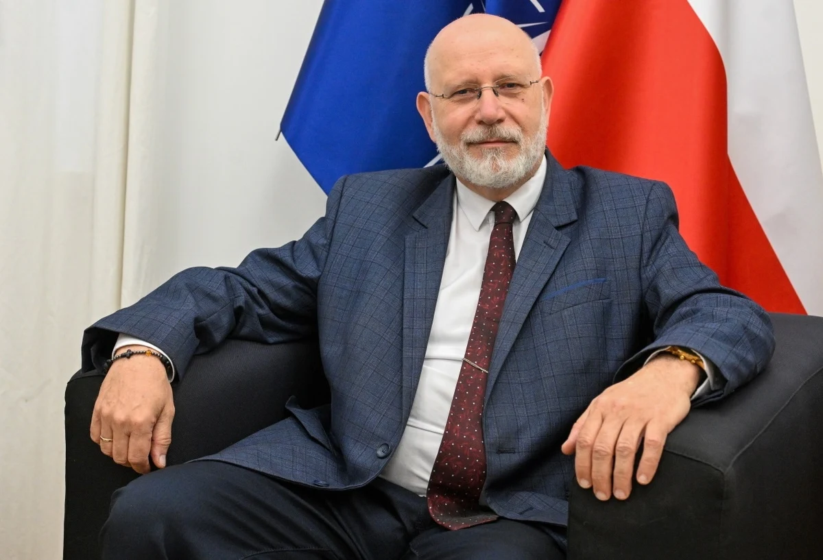 Maciej Świrski, który został odwołany z funkcji przewodniczącego KRRiT, we wtorek rano wydał oświadczenie. "Nie będę podejmował działań zmierzających do odwrócenia wczorajszego - w mojej ocenie wadliwego prawnie - odwołania mnie z funkcji" - napisał na platformie X.