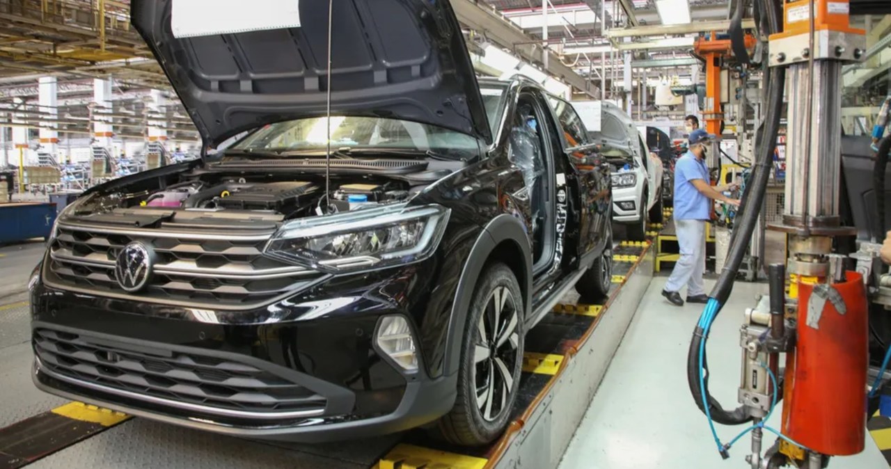 Nowe cła w USA uderzą w biznes. Europejscy producenci liczą straty wiadomości,aktualności,Interia Nowe cła w USA uderzą w biznes. Europejscy producenci liczą straty