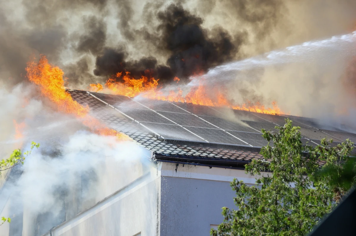 Nowe fakty w sprawie pożaru szkoły w Grodzisku Mazowieckim. Prokuratura umorzyła śledztwo, uznając, że nie było znamion czynu zabronionego.