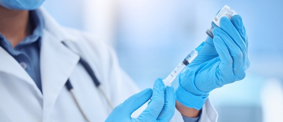Belgijscy naukowcy odkryli, że podanie witaminy B1 wraz z glukozą - znacząco poprawia przeżywalność myszy dotkniętych sepsą. Ogłosili „spektakularny przełom”, bo ch zdaniem, to może otworzyć drogę do nowej, taniej i szybkiej terapii na oddziałach intensywnej terapii.