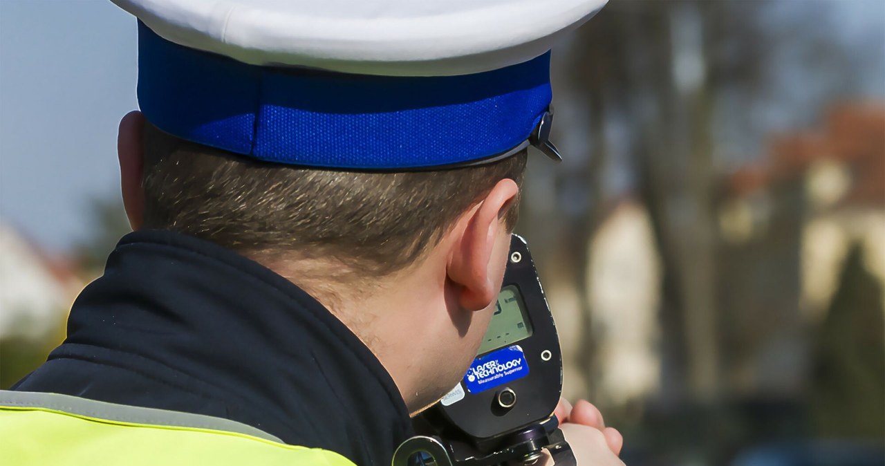 Postój zamiast mandatu. Policja testuje nietypową karę za prędkość wiadomości,aktualności,Interia Postój zamiast mandatu. Policja testuje nietypową karę za prędkość