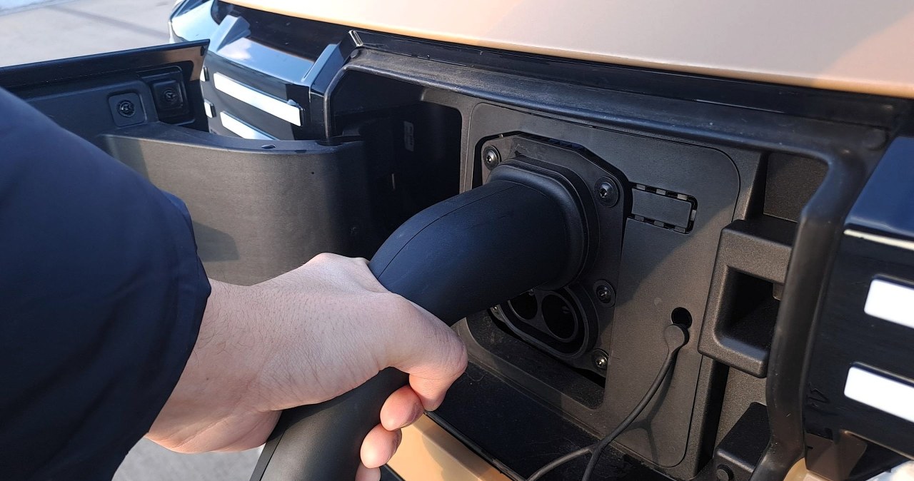 Zasada 20/80 wydłuża życie akumulatorów w autach elektrycznych. Prosty trik