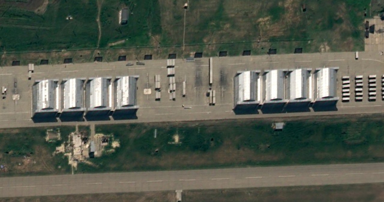 Stalowe hangary powstają przy granicy z Ukrainą. Desperacja Rosji