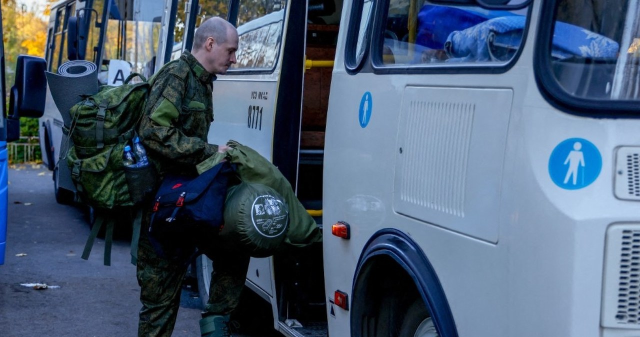 wiadomości,aktualności,Interia Gang na lotnisku, kradzieże przed wypłatą. Tak traktują 