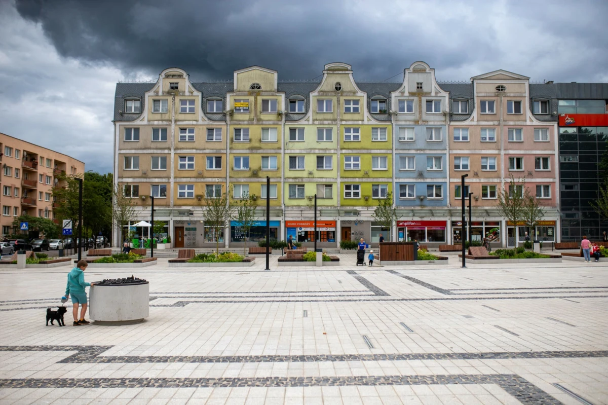 Od środy w Słupsku w województwie pomorskim obowiązuje nocna prohibicja. Zakaz sprzedaży alkoholu przeznaczonego do spożycia poza miejscem zakupu wprowadzono w godzinach 22.00-6.00 na mocy uchwały rady miasta.
