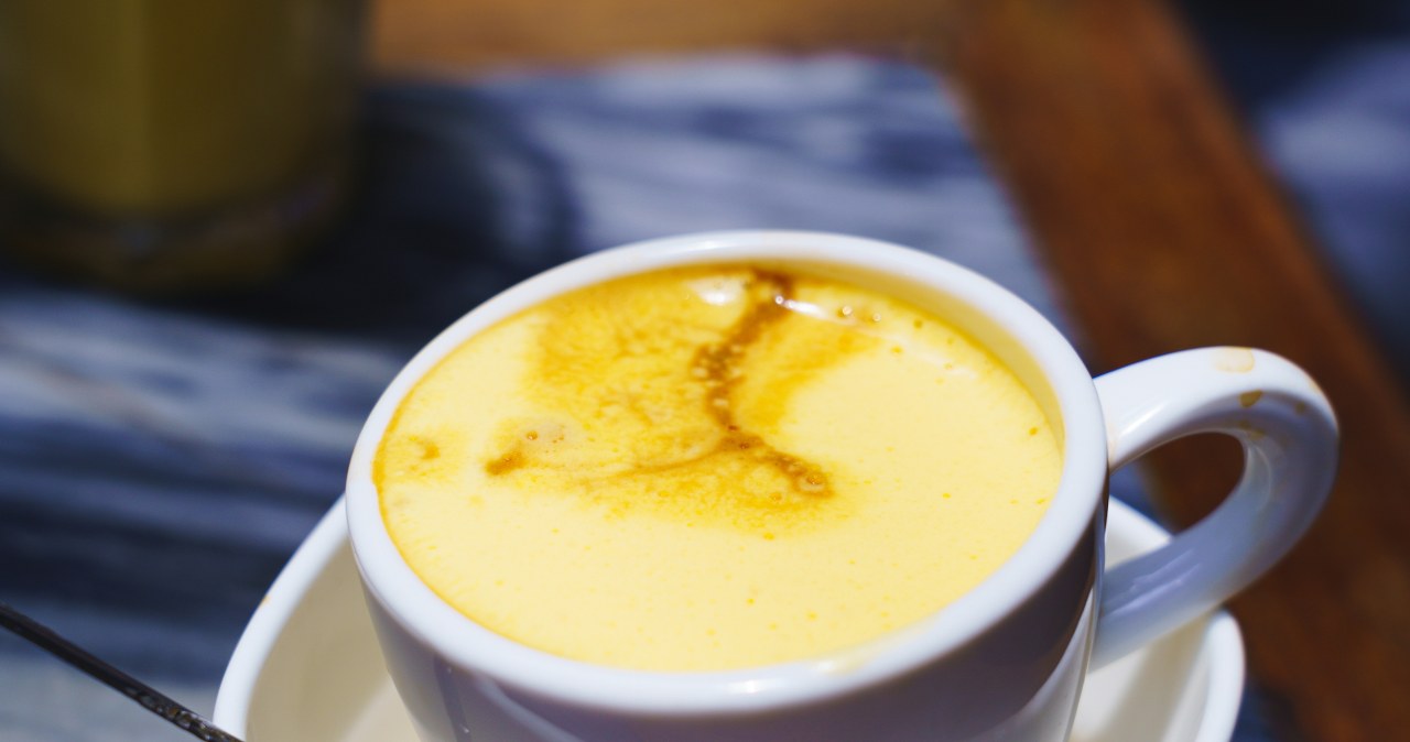 Wyjmij z lodówki i dodaj do porannej kawy. Hamuje apetyt i wspiera wątrobę