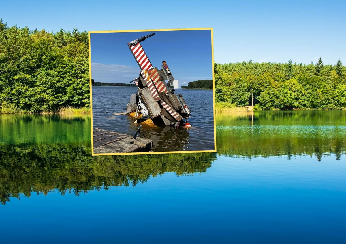 Chwile grozy w miejscowości Osłonin w powiecie wolsztyńskim. 48-tonowy dźwig przechylił się i runął do wody podczas prac budowlanych. Operator ledwo zdążył wyskoczyć z kabiny, jeden z pracowników jest ranny i został przetransportowany śmigłowcem do szpitala. 