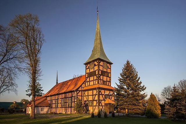 Kościół Najświętszego Serca Pana Jezusa w Stegnie