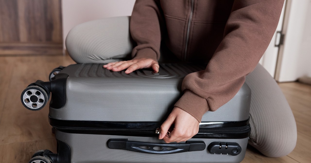 Zasada 333 podbija TikToka. To genialna metoda pakowania walizki na wyjazd