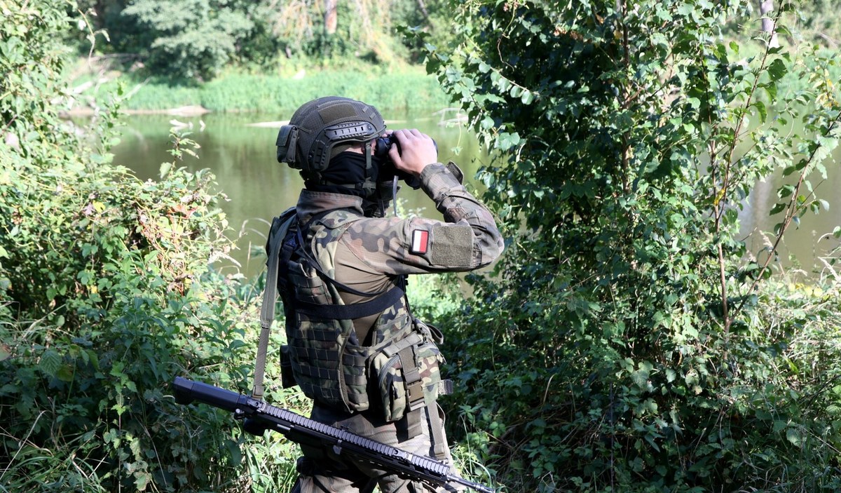 Dwa ciała znalezione przy granicy z Białorusią. Ofiary to migranci?