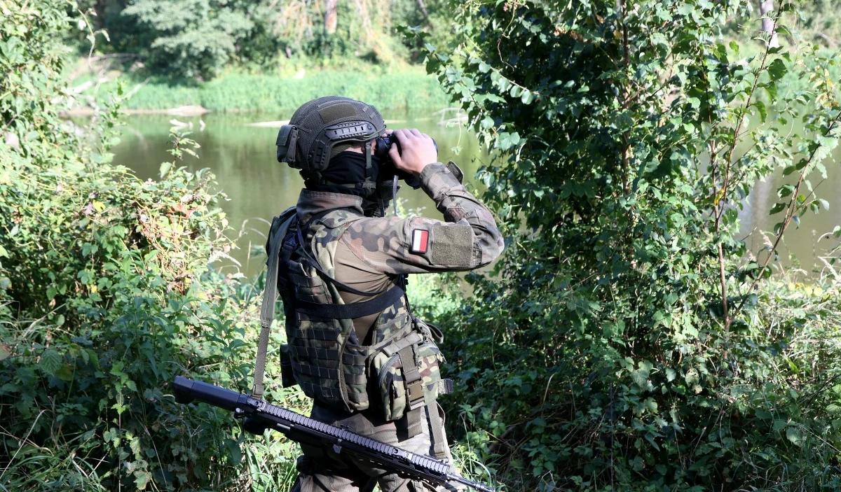 Ciała dwóch osób znaleziono w rzece Bug i na jej brzegu, przy granicy z Białorusią w woj. lubelskim. Służby nie wykluczają, że mogą to być ciała migrantów. Od początku roku w tej granicznej rzece na odcinku lubelskim znaleziono 10 ciał.