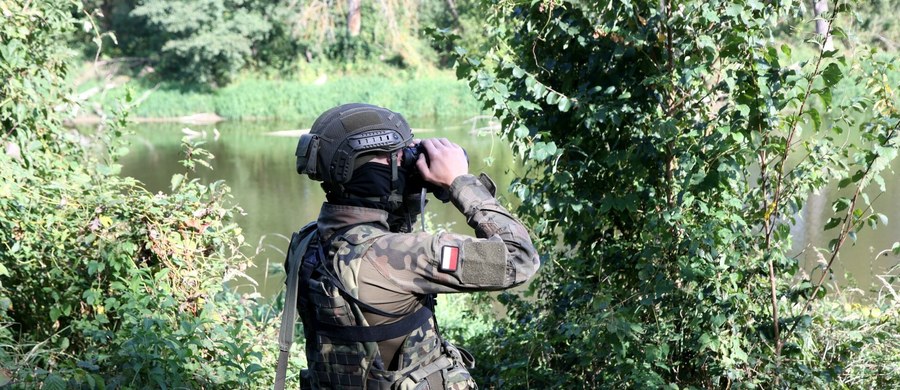 Ciała dwóch osób znaleziono w rzece Bug i na jej brzegu, przy granicy z Białorusią w woj. lubelskim. Służby nie wykluczają, że mogą to być ciała migrantów. Od początku roku w tej granicznej rzece na odcinku lubelskim znaleziono 10 ciał.