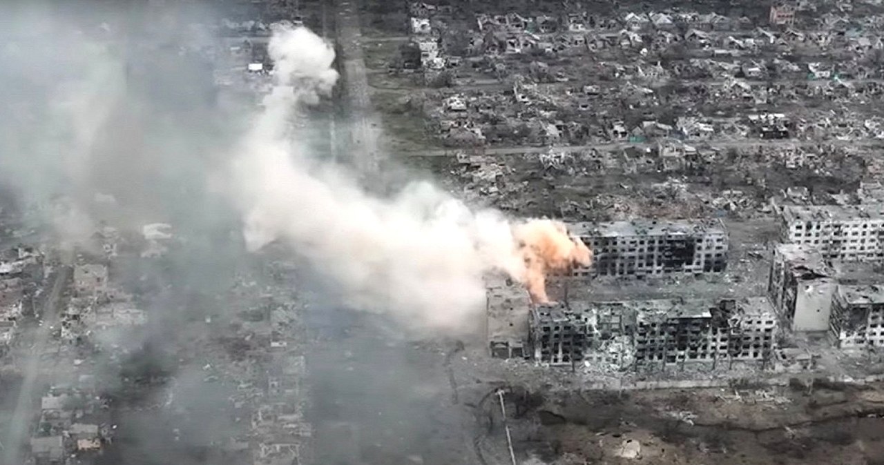 Rosjanie zrzucili bombę na własne pozycje. Tragedia pod Bachmutem