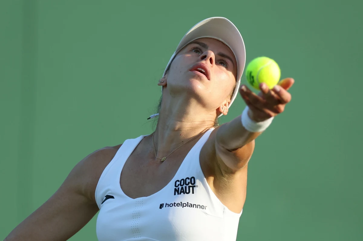 Magda Linette żegna się z turniejem WTA 1000 na twardych kortach w Montrealu. Rozstawiona z numerem 25. Polka przegrała z łotewską tenisistką Anastasiją Sevastovą 3:6, 6:4, 4:6 i odpadła w drugiej rundzie rywalizacji. 