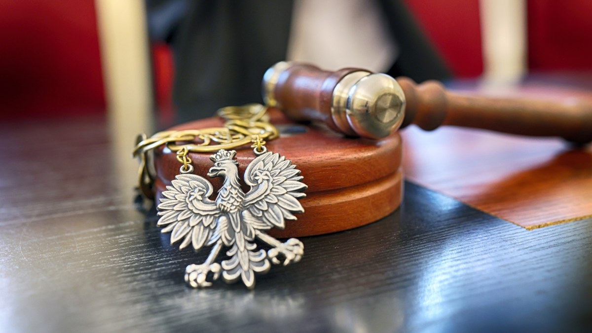 Oszustwa i wykorzystywani seksulane. Adwokatowi grozi więzienie - RMF 24