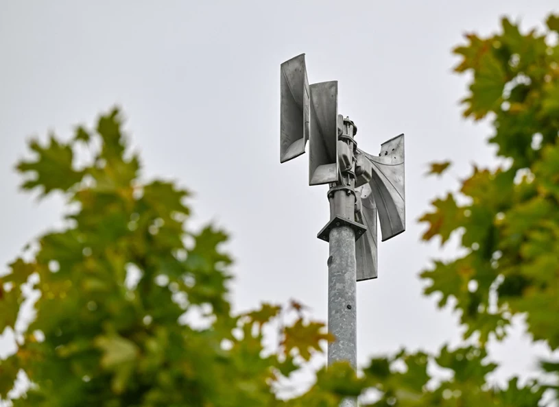 Wiceminister wydał polecenie wojewodom. Syreny zawyją w całym kraju