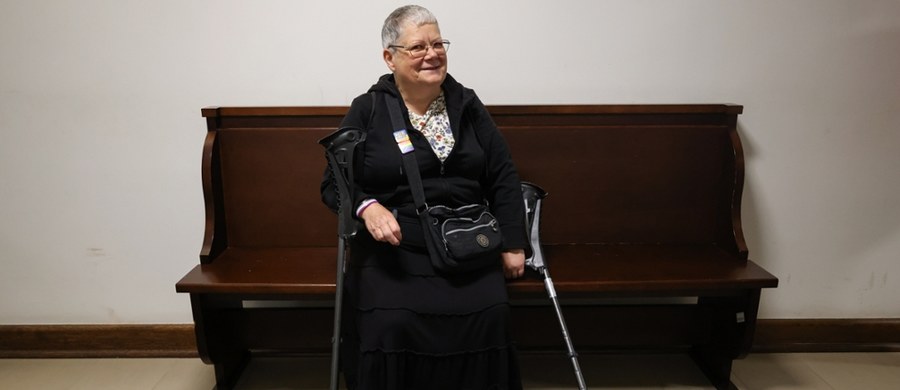 Aktywistka Katarzyna Augustynek, znana jako "Babcia Kasia", może mieć powody do zadowolenia. Sąd Okręgowy w Warszawie złagodził w czwartek jej wyrok, który zapadł w ubiegłym roku w związku ze znieważeniem i ugryzieniem przez kobietę wolontariusza Fundacji Pro-Prawo do Życia.