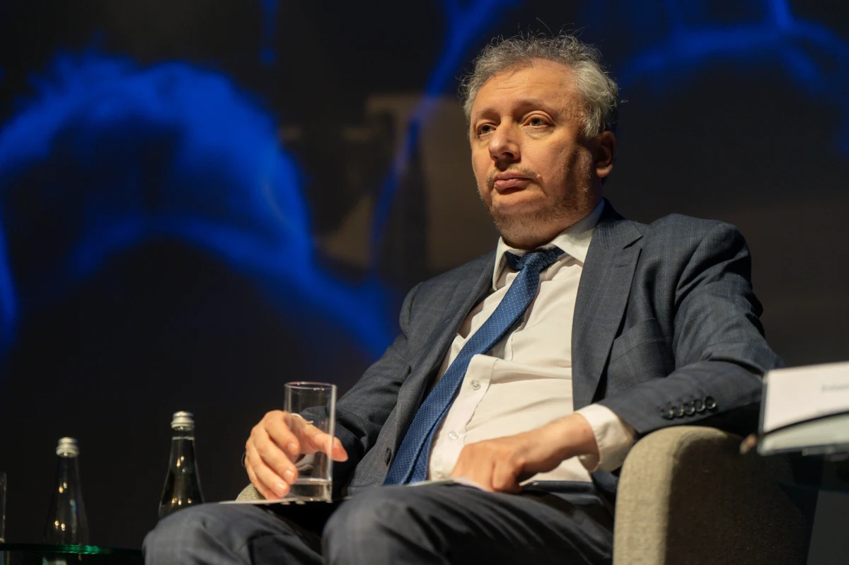 W czwartek ze stanowiska wiceprzewodniczącego Komisji Nadzoru Finansowego odwołany został Sebastian Skuza, który odpowiadał za nadzór nad rynkiem kapitałowym. O dymisję wnioskował obecny przewodniczący KNF Jacek Jastrzębski.