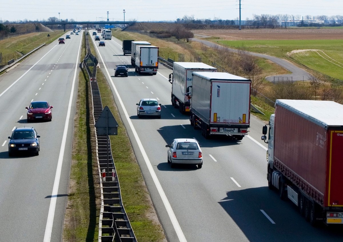 Koniec horroru na autostradach. Od 1 sierpnia nowe przepisy dla kierowców