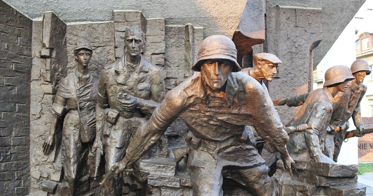 wiadomości,aktualności,Interia Święto ważniejsze od innych. Niech rocznica wybuchu Powstania Warszawskiego będzie dniem wolnym