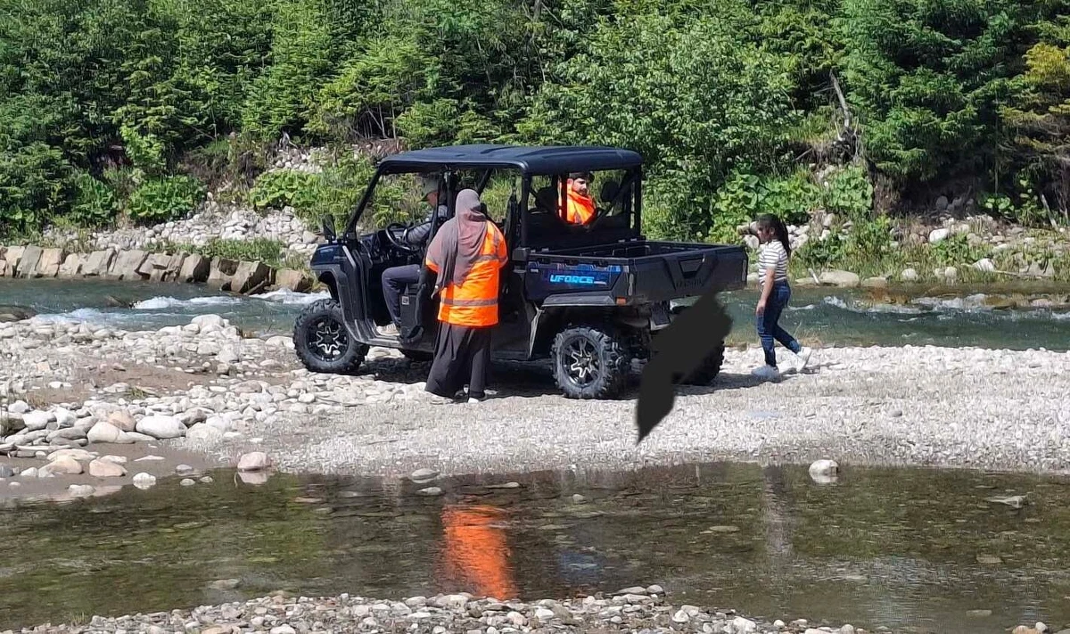 Mandatem w wysokości 500 zł został ukarany Polak, który - kierując pojazdem terenowym typu buggy - nielegalnie wjechał do potoku w Tatrach. Przewodnika, który przewodził quadem arabskich turystów, skontrolowali funkcjonariusze Straży Gminnej Kościelisko.