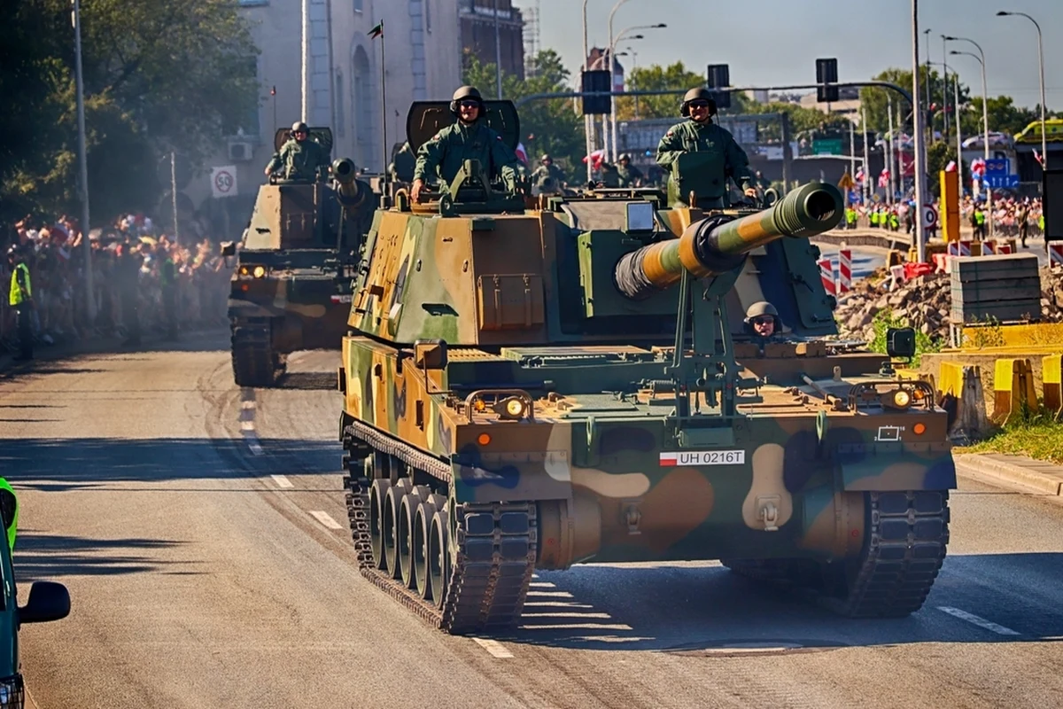 Polska Grupa Zbrojeniowa deklaruje gotowość do dalszego wspierania Ukrainy i zacieśniania współpracy z ukraińskim przemysłem obronnym – poinformował wiceprezes PGZ Jan Grabowski w rozmowie z agencją Interfax-Ukraina. W grę wchodzi nie tylko dostawa uzbrojenia, ale także wspólna produkcja i wymiana technologiczna.