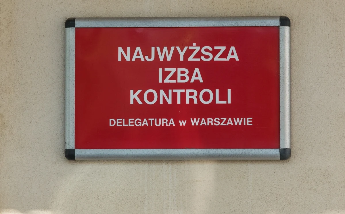 Termin zgłoszeń minął. Na stanowisko prezesa NIK wpłynęły dwie kandydatury: zaproponowanego przez PiS Tadeusza Dziuby oraz zgłoszonego przez marszałka Sejmu Mariusza Haładyja - przekazała w piątek Kancelaria Sejmu. Wybór prezesa NIK planowany jest na posiedzeniu Sejmu w dniach 10-12 września.