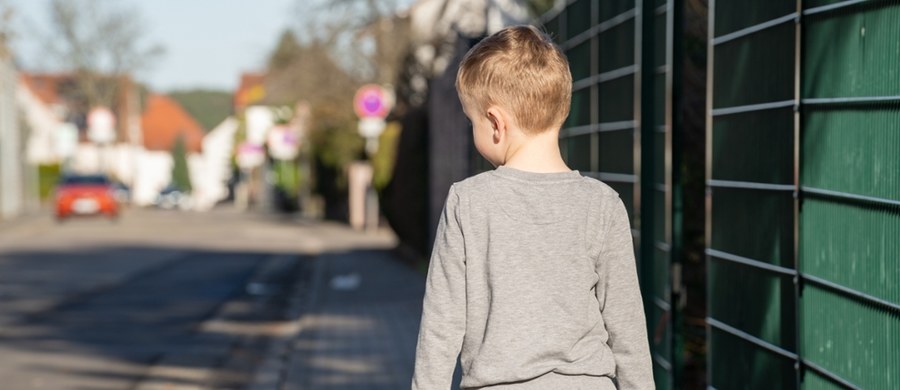 Krakowska policja odniosła się do doniesień o próbie porwania chłopca, do której miało dojść 29 lipca na osiedlu Bohaterów Września. Mundurowi poinformowali, że na komisariat przyszła kobieta, która chciała zgłosić sytuację dotyczącą jej syna, jednak o żadnej próbie porwania nie może być mowy.
