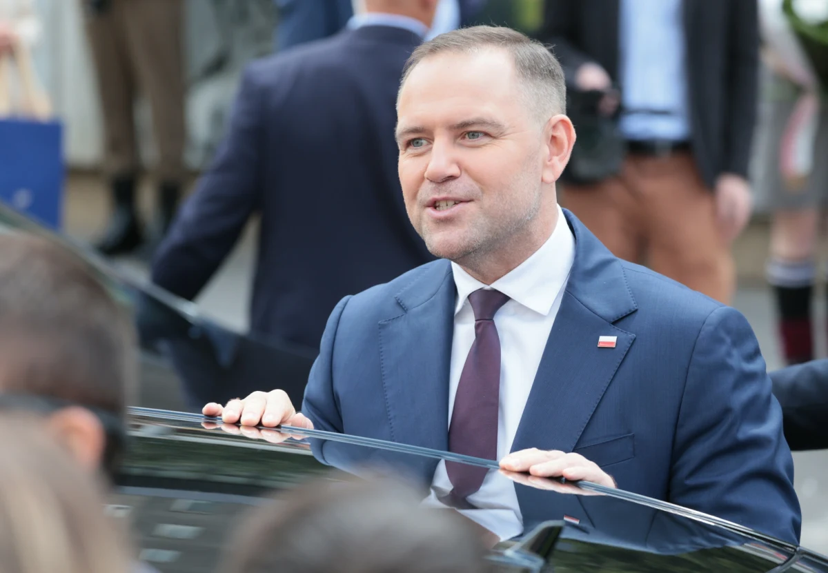 Karol Nawrocki po zaprzysiężeniu 6 sierpnia oficjalnie zostanie prezydentem Polski. Pierwsze decyzje podejmie już dzień później. Nowa głowa państwa ma już potwierdzoną pierwszą wizytę zagraniczną – ustalił reporter RMF FM Jakub Rybski.
