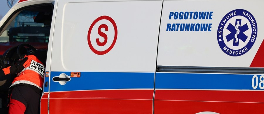 Agresywny mężczyzna zaatakował ratowników medycznych w szpitalu w Oświęcimiu w Małopolsce. Zniszczył też sprzęt medyczny. 