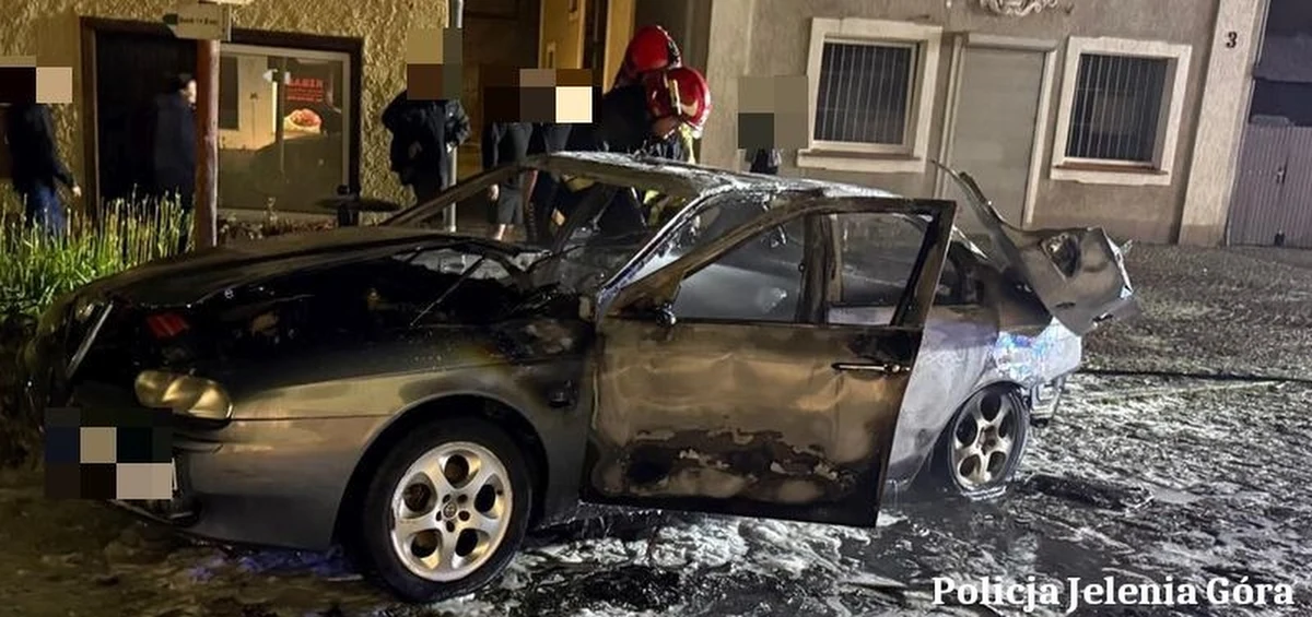 Mieszkaniec Kowar (powiat karkonoski, dolnośląskie) podpalił swoje pojazdy, które miały zostać mu odebrane na podstawie postanowienia prokuratora o zabezpieczeniu majątkowym. Grozi mu za to do 5 lat więzienia.