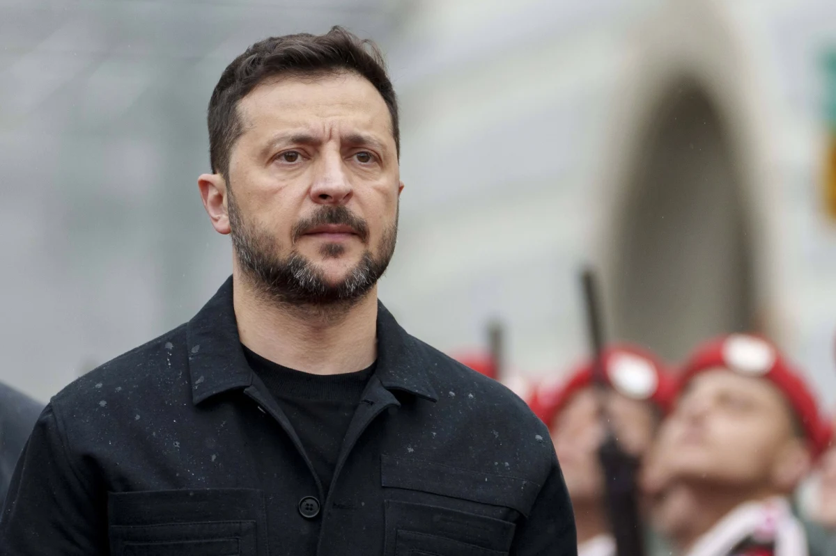 Prezydent Ukrainy Wołodymyr Zełenski odniósł się do najnowszych oświadczeń płynących z Moskwy. Ukraiński przywódca nie wyklucza spotkania na najwyższym szczeblu, pod warunkiem że rosyjskie deklaracje są szczere i nie stanowią jedynie próby zyskania czasu na dalszą walkę oraz odsunięcie sankcji.