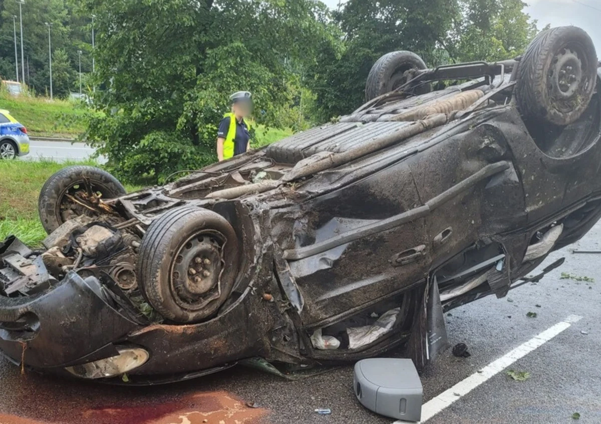 27-letni mężczyzna, który pod wpływem alkoholu spowodował śmiertelny wypadek w Gdyni, trafił do aresztu tymczasowego. Sprawca był pod wpływem alkoholu i próbował oszukać funkcjonariuszy.