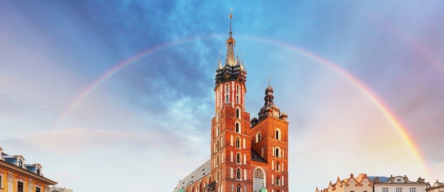 W sobotę rozpoczęła się długo oczekiwana modernizacja torowiska w ścisłym centrum Krakowa. Inwestycja, wspierana funduszami unijnymi, ma usprawnić transport publiczny, a jej organizacja została zaplanowana tak, by zminimalizować utrudnienia dla mieszkańców i przedsiębiorców.